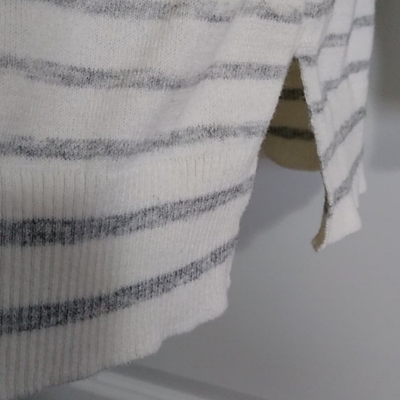 Gap stripe long sleeve top - Picture 4 of 5